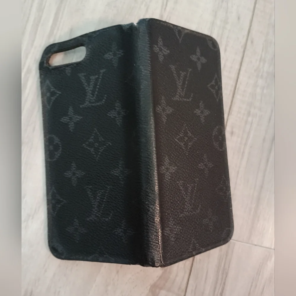 Louis Vuitton Black Monogram Phone Case Holder